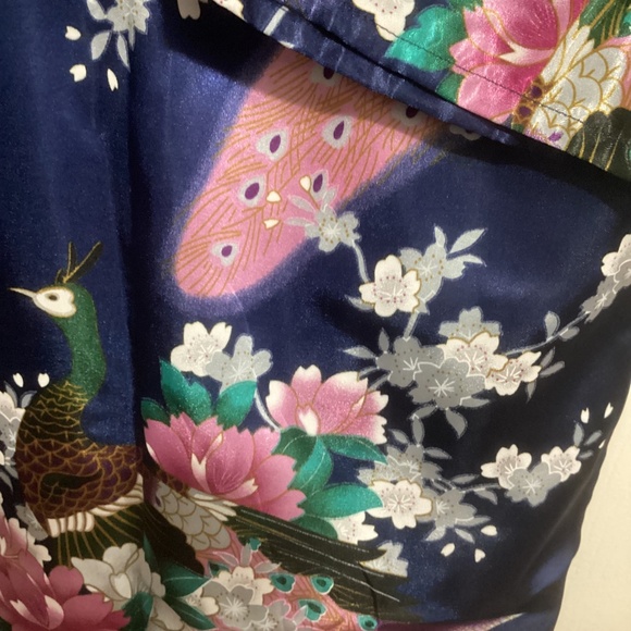 Japanese Robe/Kimono - Picture 3 of 5